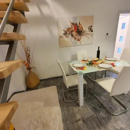 Bougainvilla Apartment
